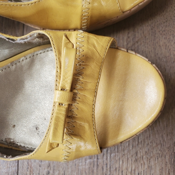 ❌❗MARC FISHER Dijon Mustard Wedges - Picture 6 of 7